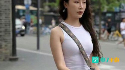 怕热的美女